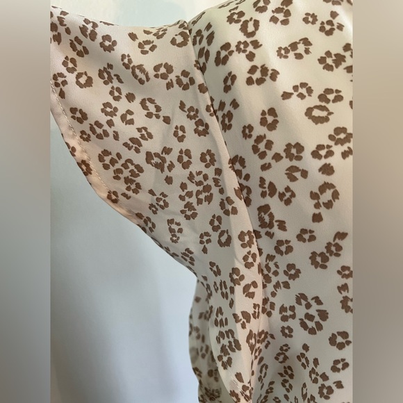 Papermoon XXL white top with tan flowers - Picture 4 of 5